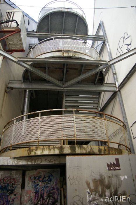 ruecoinbruléstras