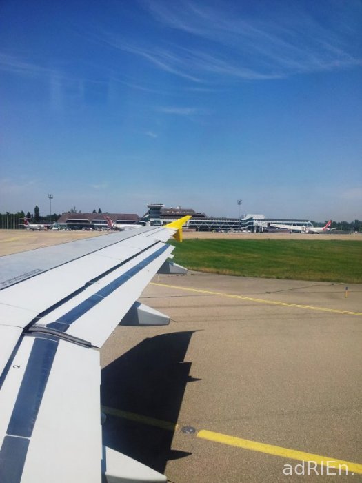 j1 - avion (1)
